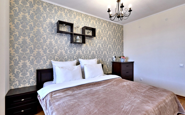 Квартира трехкомнатная рядом с парком Галицкого