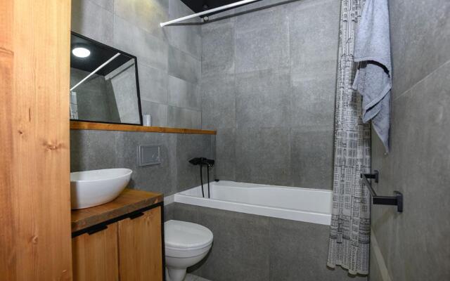 Апартаменты на набережной Максима Горького 49б