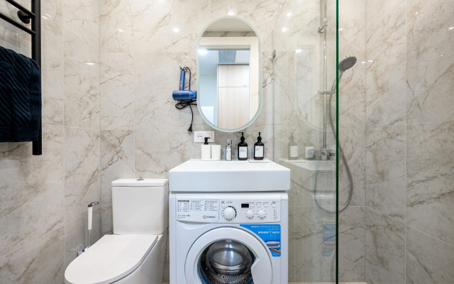 Na Naberezhnoy Makarova 58 Apartments