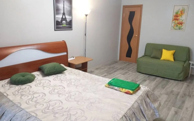 V Tsentre Goroda V Shagovoy Pl. Lenina Flat