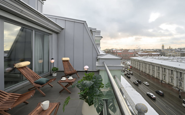 Апартаменты Мансарда с террасой и видом на Невский