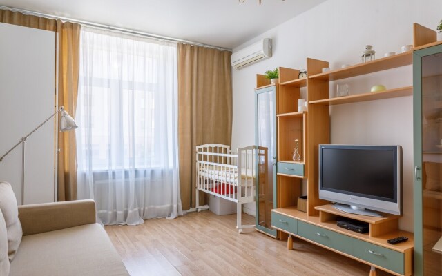 Three-Bedroom Apartment on Tverskaya