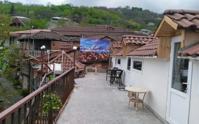 Отель Three Gracia