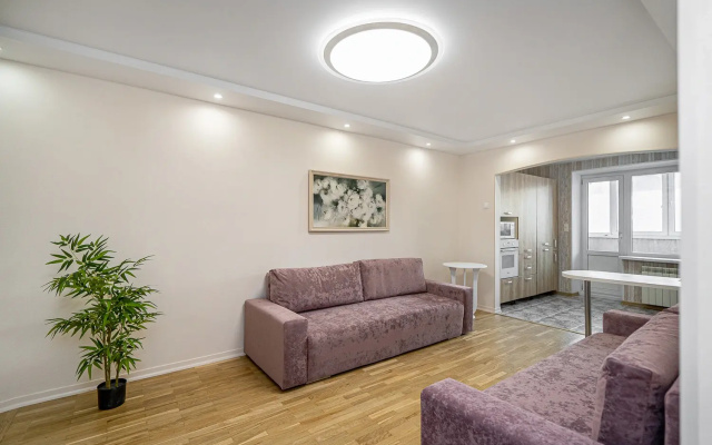 Apartamenty Ladgorna cetyrehkomnatnye  vozle TC Galerea