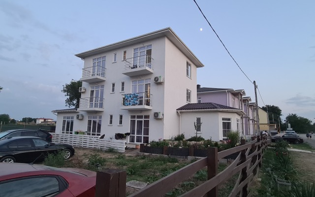 Aleksandrit Guest House