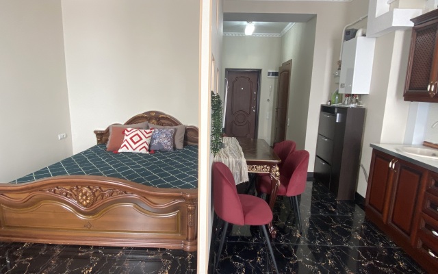 Studiya na Sverdlova Flat