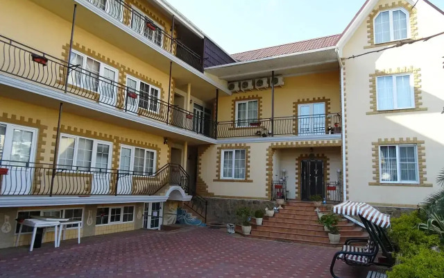 Kamelot Guest house
