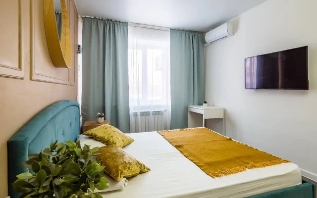 Prostornaya S Dizaynerskim Remontom Flat