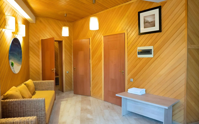 Частный дом Дом с бассейном