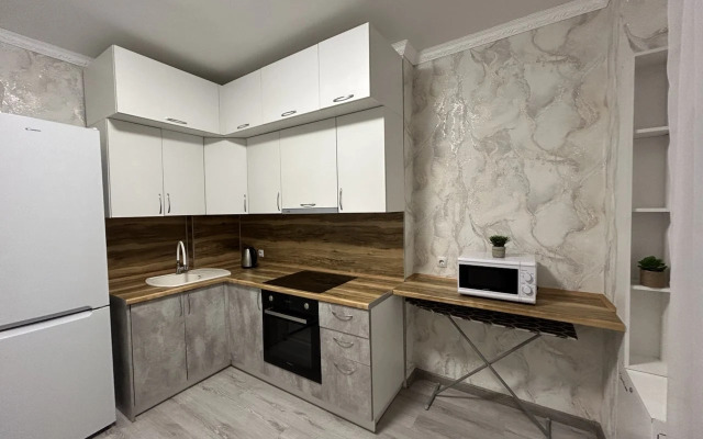 Uyutnaya kvartira v novom dome Flat