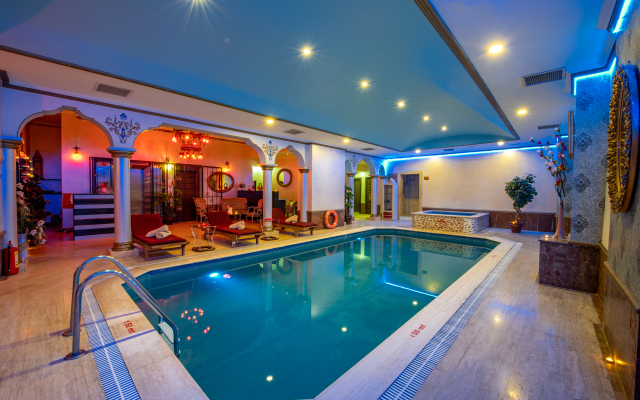 Nova Plaza Crystal Hotel & Spa