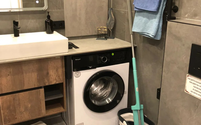Shikarnaya Studiya V Kaluge 35 M² Flat