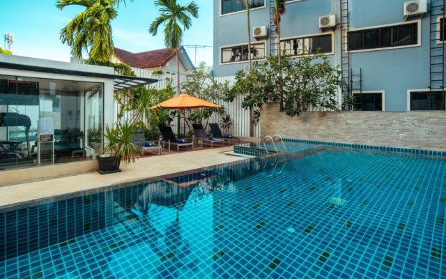 Отель Citrus Patong Hotel by Compass Hospitality