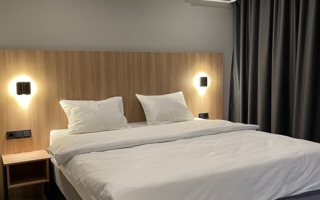Azaliy 7 Hotel