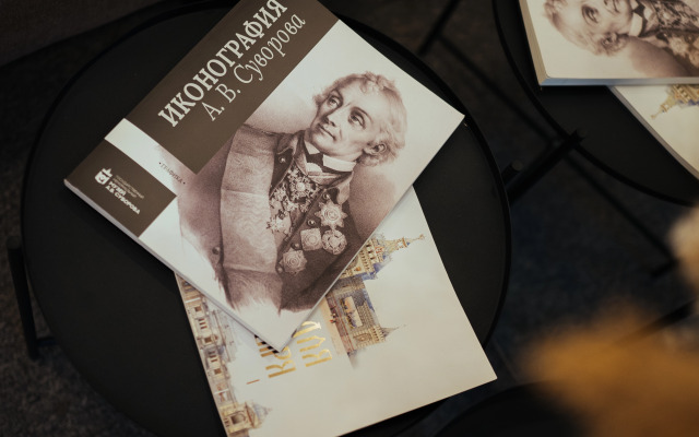 Отель Суворов