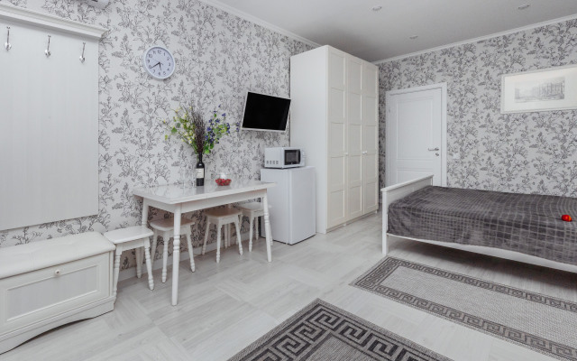 Solnechnaya Studiya So Svoim Dvorikom Apartments