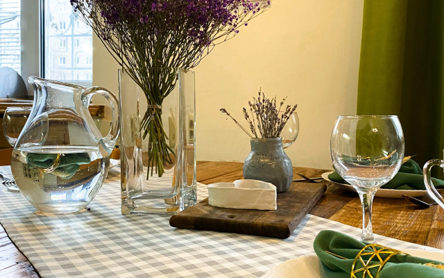 Na Bolshoy Oktyabryskoy Flat