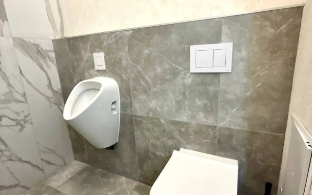 Апартаменты 1503 Верхнеторговая площадь 4