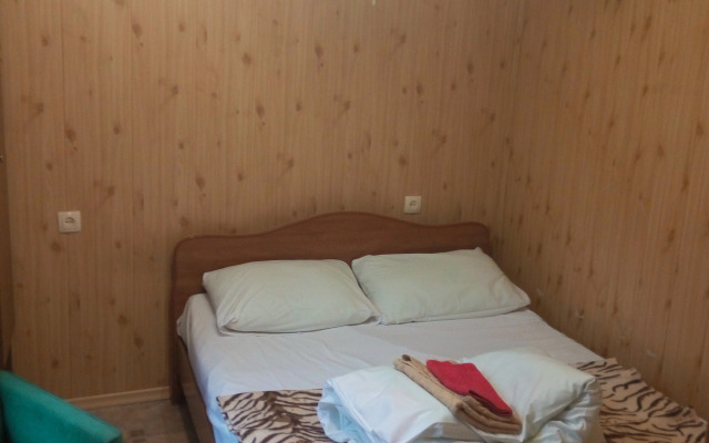 Prosvescheniya, 88 guest House
