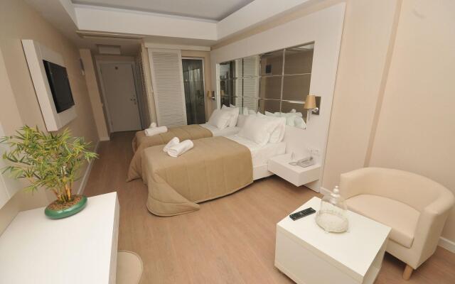 Alesta Yacht Hotel