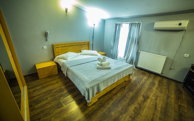 Qeroli old town Hotel