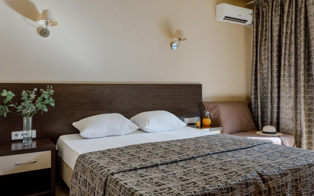 Relax Hotel