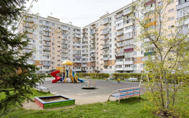 Квартира студия на Строителей с видом на ТЦ Планета