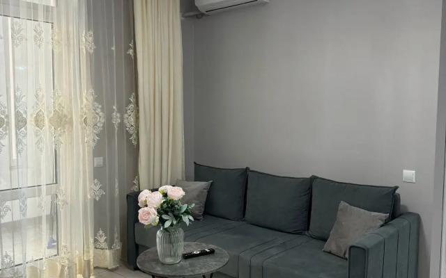 Otlichnaya naprotiv Ekspo Flat