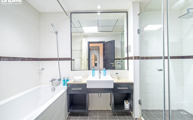 Апартаменты Luxury Penthouse with Marina and Sea Views|bnbme-2301