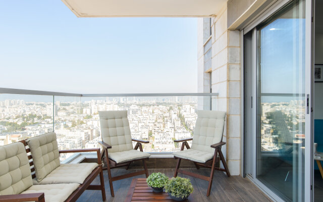 Deluxe & Terrace with City Overview by FeelHome  Apartments