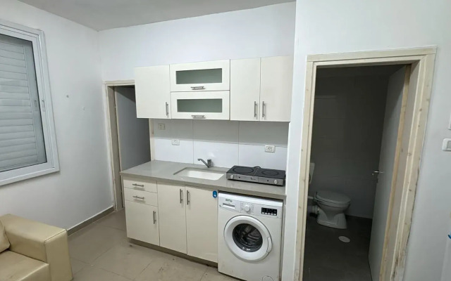 Gorodskoye Spokoystvie 2 Vannye 2 Kukhni Flat