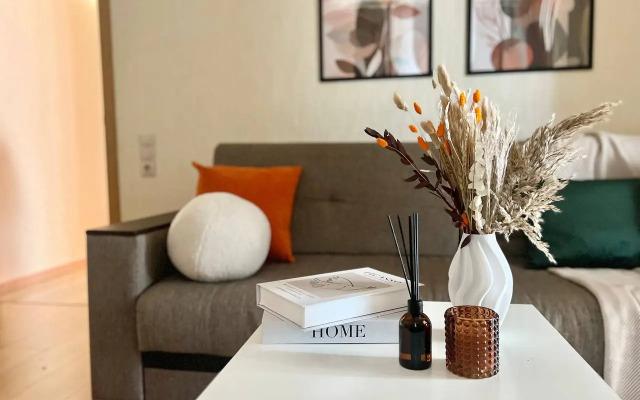 Апартаменты на улице Ельнинской 12