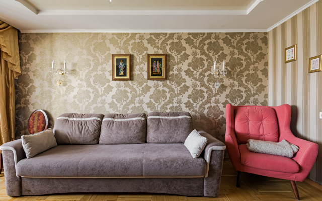 Квартира С тремя Комнатами и Кухней на Немиге