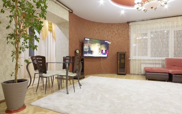 Na Pereulke Ostrovskogo 22 Flat