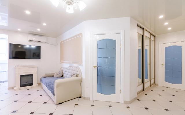 Ulitsa Zeyskaya 283 Flat