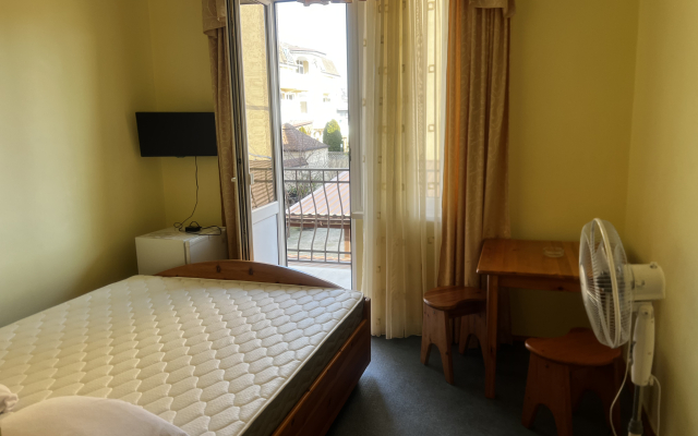 U Samogo Sinego Morya  Living Quarters