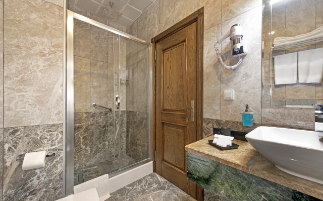 Perapolis Hotel