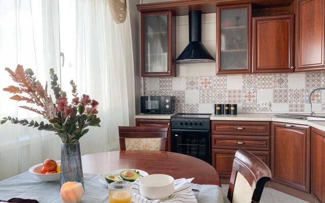 Na Topolinoj Allee s Prostornoj Kuhnej Flat