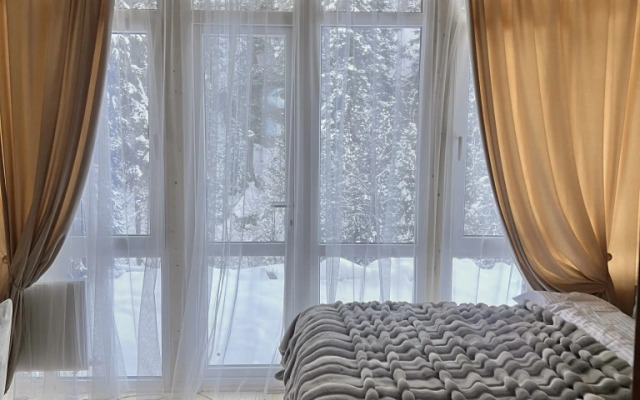 Chalet Forest glamp