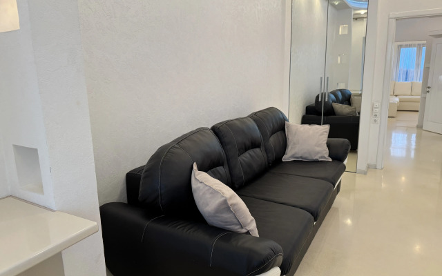 Trekhkomnatnye Apart-Comfort Na Bolshoy Pavlovskoy Apartments