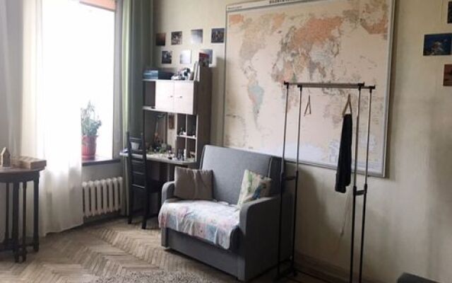 Меблированные комнаты Комната в 2-х комнатных апартаментах