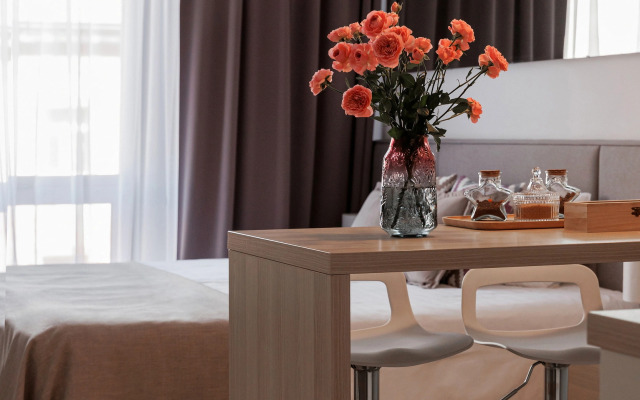 S restoranami i laundzh-zonoy v kholle Apartments