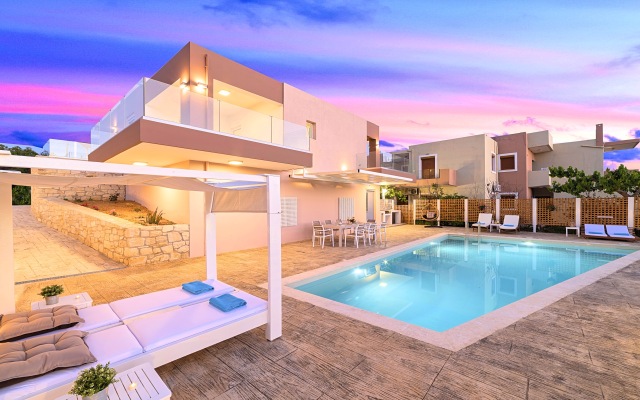 Allas Villa Heated Pool