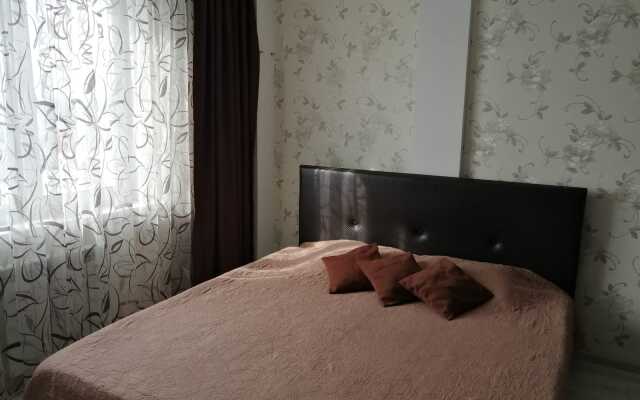 V Samom Tsentre Goroda Cheboksary Studio Flat