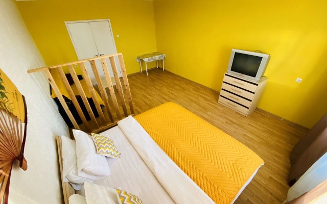Flotskiy proyezd 1 Apartments