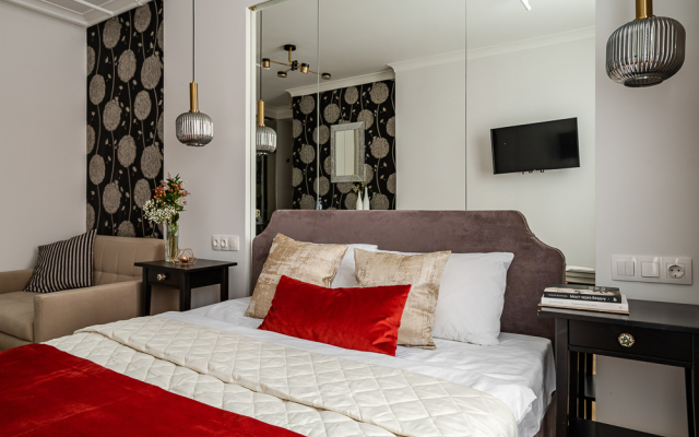 Apartment with Jacuzzi  Izumrud