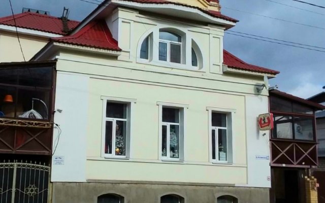 Svoi Lyudi Guest House