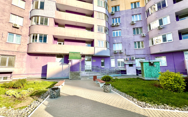 Uutnye Apartamenty v ZK Raduznyj Luks (ul. Solnecnaa 18)