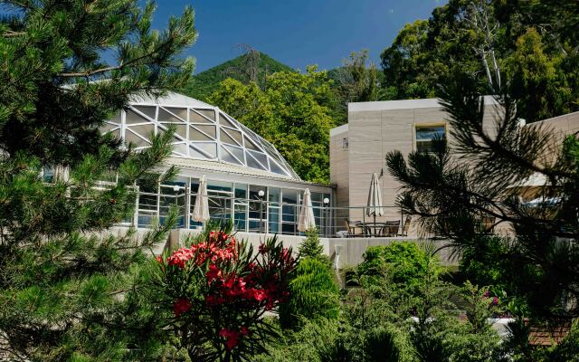 Amra Park Hotel & Spa