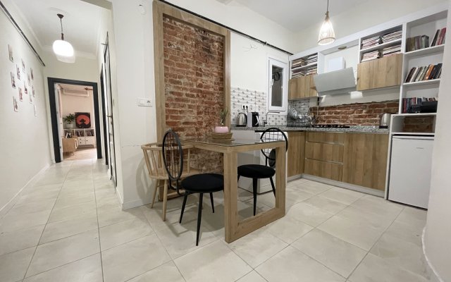 Апартаменты 2BR+2Bath entire apt with Balcony at central location